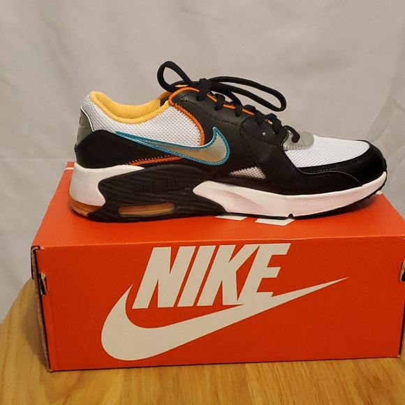 nike air max excee d2n